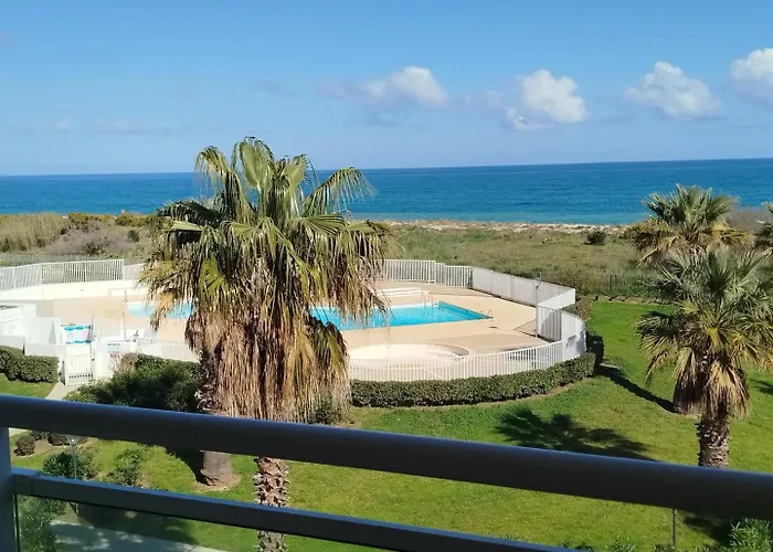 Daire Splendide Vue Pour Ce T2 Dans Avec Piscine - 4goel248 *