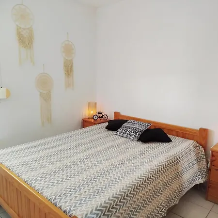 Apartment Splendide Vue Pour Ce T2 Dans Avec Piscine - 4goel248